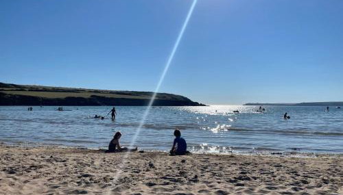 Family-friendly cottage - walk to stunning beach - Foto 2