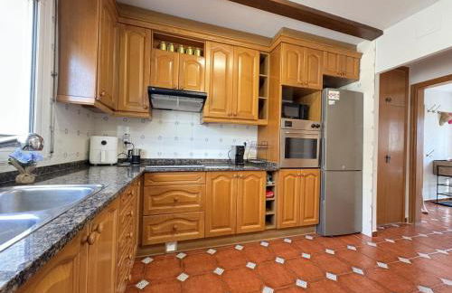 Charming Catalan Villa with Pool & Views - Foto 33