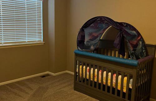 Stylish 4-Bed House - Spruce - Parking - Garden - Wi-Fi - Foto 16