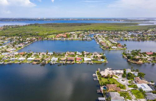 Modern, Luxurious, Waterfront home with Heated Pool - Villa Dock Holiday - Roelens Vacations - Foto 64