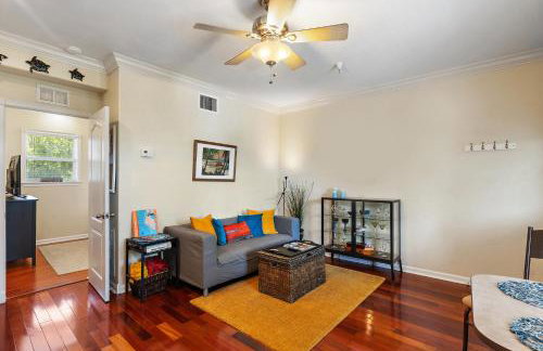 Wine-Dine-Sunshine Cozy Flat in The Heart of DTSP - Foto 9