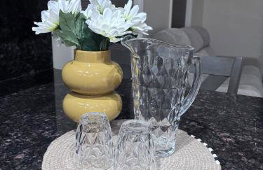 Luxury 3 BedRoom Apartment with Private Entrance plus Free Parking - Foto 38