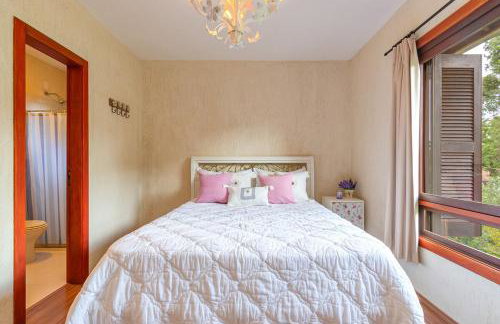 Linda casa em Canela - Jardim, Lareira e Conforto! - Foto 19