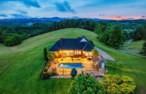 Luxury Getaway Home with Panoramic Views, Pool & Hot Tub! - Foto 58