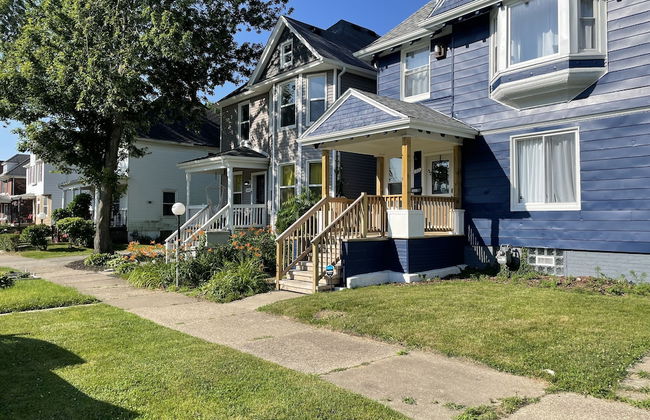 Pet Friendly 5BR Home near Downtown Detroit by RedAwning - Photo 35