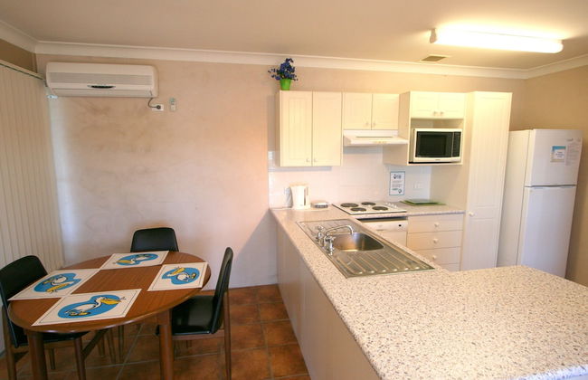 Lake Edge Holiday Units - Foto 12