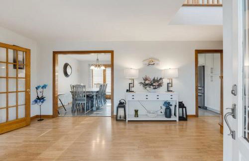 Mansion in the Hills with Pool - Foto 30