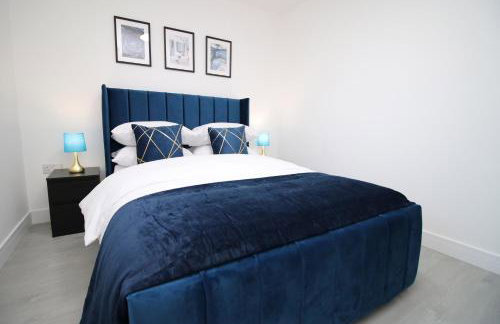 New Cardiff Bloc Exclusive Apartments By Prime Stays - Shops and Parking - Great for Groups and Families - Foto 19
