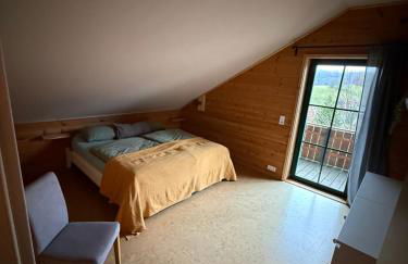 Blockbohlen HolzHaus mit Sauna, Outdoor Jacuzzi und BadeTeich - Foto 32