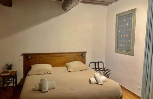 Stunning farmhouse with heated private pool in Provence - Photo 30