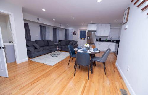 Modern Luxury Home With Fireplace & Game-Room - Foto 18