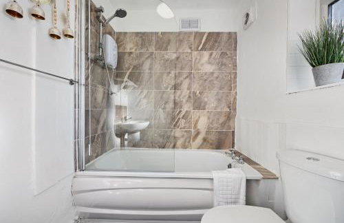 Miranda House - Air Host & Stay - Sleeps 7 - Foto 19