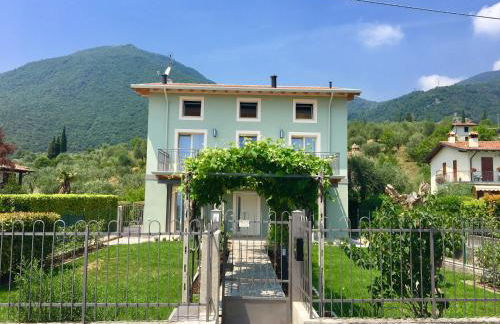 Casa con ampio terrazzo, vista lago e giardino - Foto 30