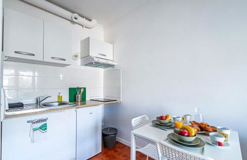 Charmant studio avec terrasse, Gare à 200m et parking gratuit - Foto 24