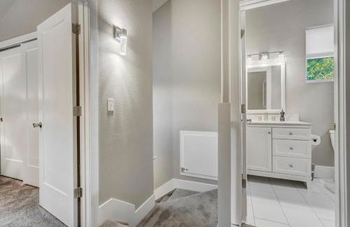 Baby Blue - Hot Tub Easy Access to Top Locations - Foto 33