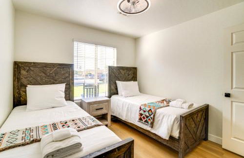 Putting Green and Pool! Peoria Home Near Sports - Foto 22