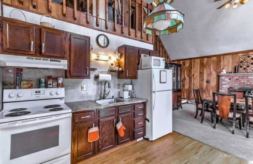 Beautiful Chalet with Hot Tub & Sauna in Poconos - Foto 6