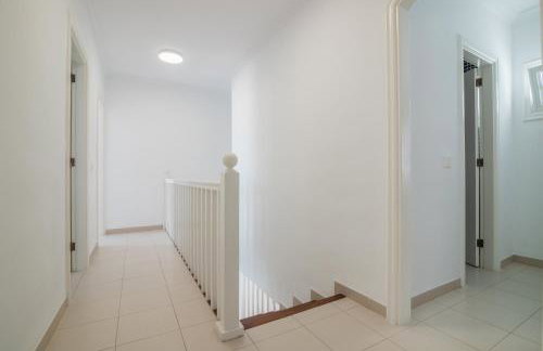 BEAUTIFUL VILLA - 4 bedrooms, heated pool, 2 priv car park places, fibre net, PS5, tv channels - Foto 40