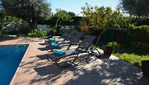 Villa Lluna Sitges 15 minutes drive from Sitges Swimming pool XXL 16 people - Foto 3, Garden, sunbed