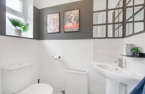 Aylesbury 3BR Home, Sleeps 5, Trendy for couples & Contractors Homely Stay - Foto 14