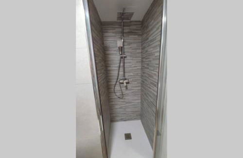 MUY CÉNTRICO, A 8 MIN DEL AVE ANDANDO, REFORMADO. - Foto 33