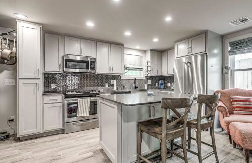 Cozy 1-Bedroom Retreat in Tulsa - Photo 9