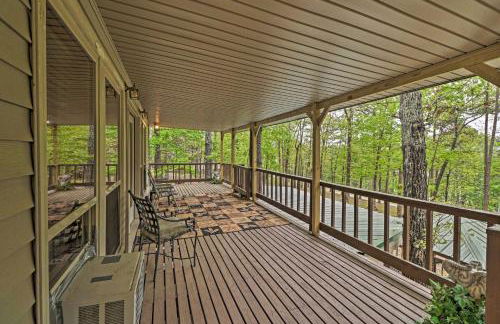 Secluded Edgemont Getaway with Huge Outdoor Deck! - Foto 22