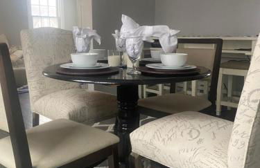 Cozy, Upstairs Apartment Pets Welcome with fee Family Friendly Close to Everything - Foto 5