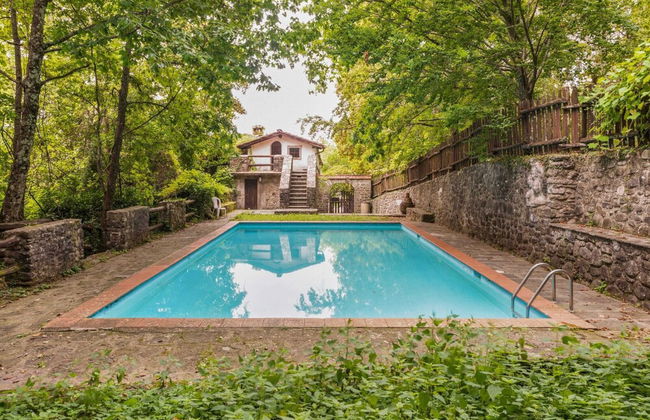 Vintage Vacation Home - Photo 1