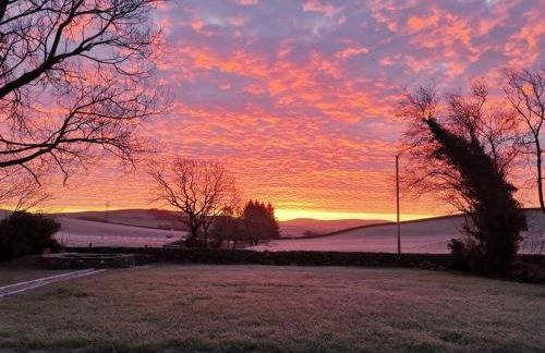 Amazing Cottage & detached Annex sleeps 8, Extra Deep Hot tub, Super Fast wifi, New for 2024 is the addition of Wood Fired Sauna - Foto 5