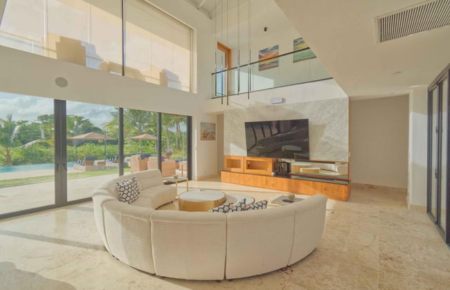 Modern Villa With Full Service Staff Close to Beach and Golf - Photo 4