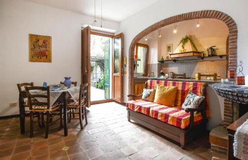 1 Bedroom Gorgeous Home In Mascalucia - Foto 11