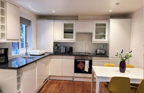 Lovely 2 Bedroom Garden Flat in London - Foto 12