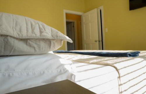 Tidy and Comfy 3BR, Balcony, WD, Free WiFi -E- - Foto 38