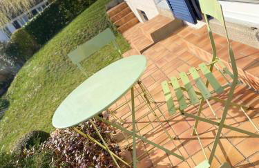 Quite House - Photo 11