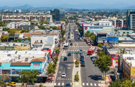 Modern Urban Escape Rooftop & Walkable Fun - Foto 34