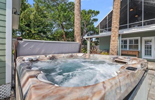 Florida Breeze l Hot Tub l Walkable - Foto 53