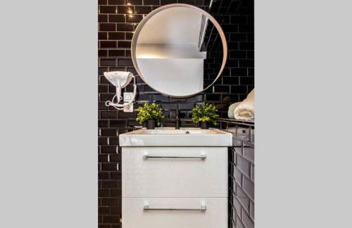 PENTHOUSE Loft 5MIN PALAIS DES FESTIVALS AND BEACH terrace view on castle - Photo 7