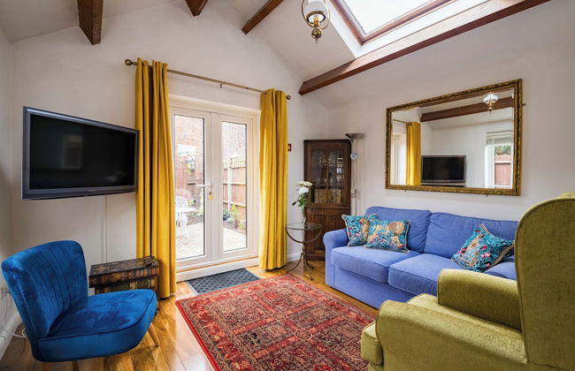 Mirrored Reflections - Photo 10