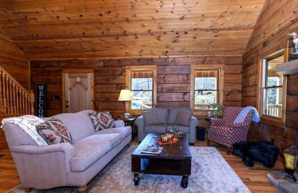 Charming Blue Ridge Cabin Private Pond and Waterfall Deer Haven by AvantStay - Foto 10