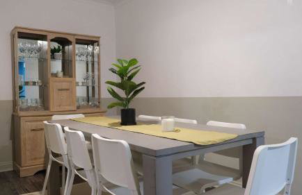 Lovely 5 Bedroom Home w Garden near Northampton - Photo 5