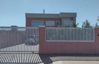 Belíssimo sobrado com piscina - Foto 6