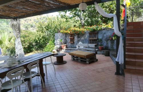 La terra dei ciliegi tra l'Etna e il mare di Taormina - Foto 17