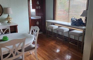 Small-town bungalow downtown - Foto 3