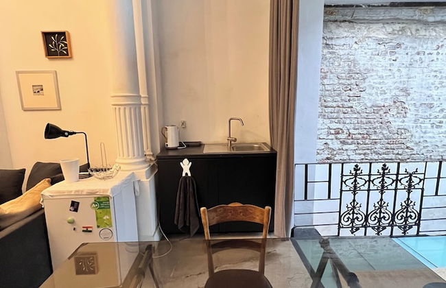 Chic Comfortable Loft and Natural Light - Photo 6