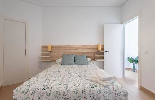 Piso renovado cerca del Ayuntamiento y del metro - Foto 2