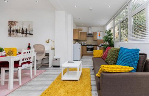 Deluxe studio Apartments - City Airport & Excel Ideal for Long stay - Foto 20