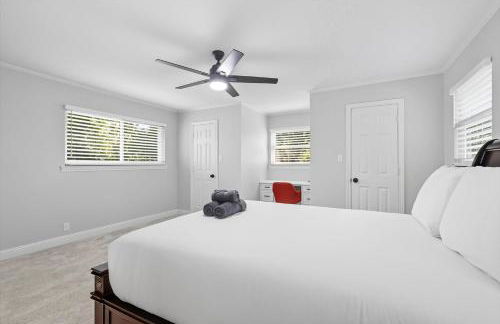 5BD Modern Farmhouse Retreat Sleeps 12 - Photo 26