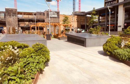 Cheerful 4 bedroom house with garden free parking - Photo 52