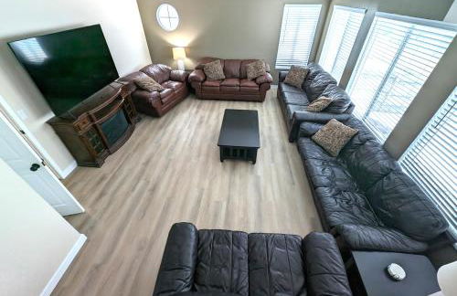 Cute Spacious Home - Photo 27